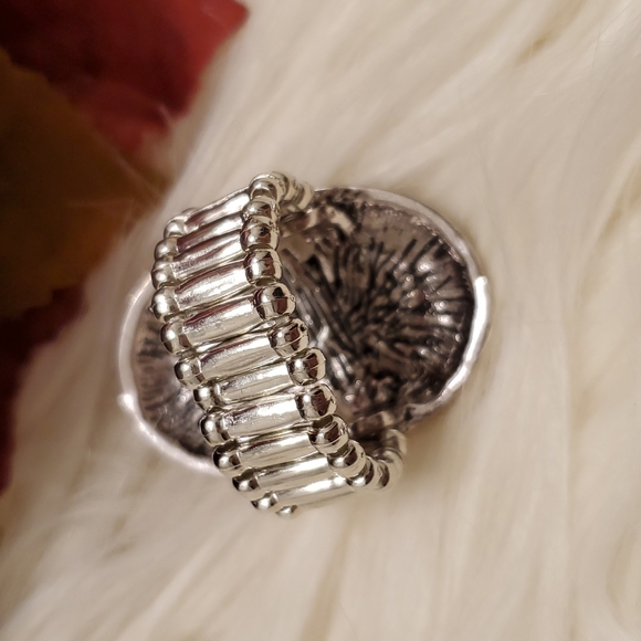 Red Ring - Picture 3 of 4